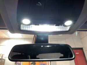 BMW 5 F11 with Osram LEDriving SL W5W dome light + AMiO CANBUS 03720 reading light on