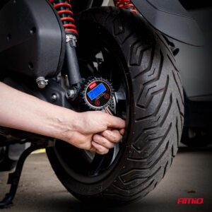 Digital Tire Pressure Gauge with Turning Head and Bleed Valve 17 bar AMIO-04464 - Image 4