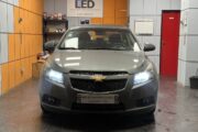 Chevrolet Cruze with Philips Ultinon Access H4 low beam front